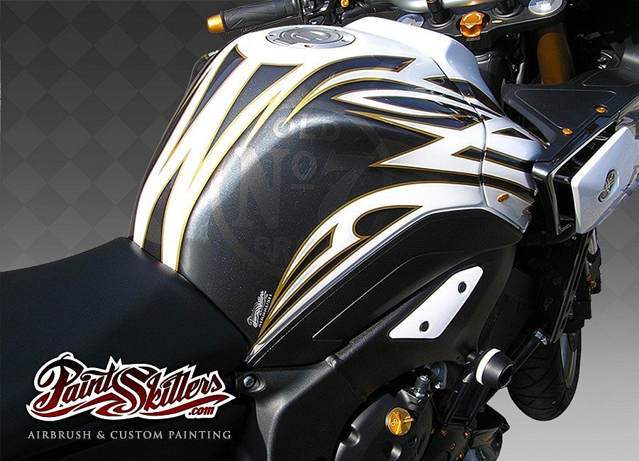 Yamaha Fazer grafitova